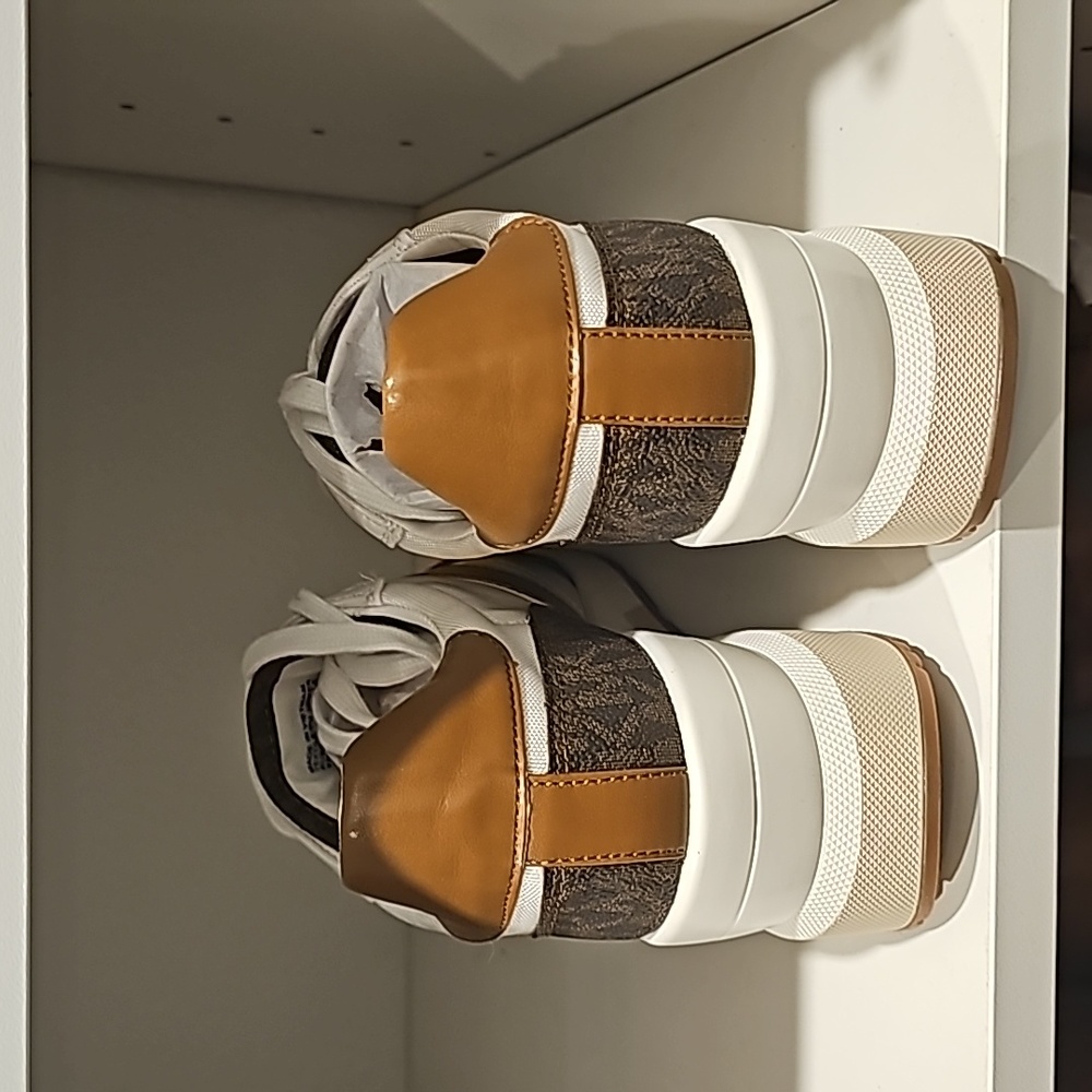 Michael Kors sneakers with signature print Size 9 - Picture 3 of 5